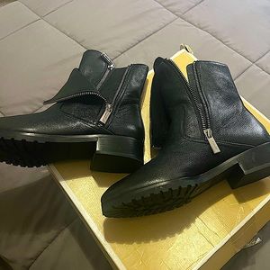New MICHAEL KORS “ANDI FLAT BOOTIES LEATHER
